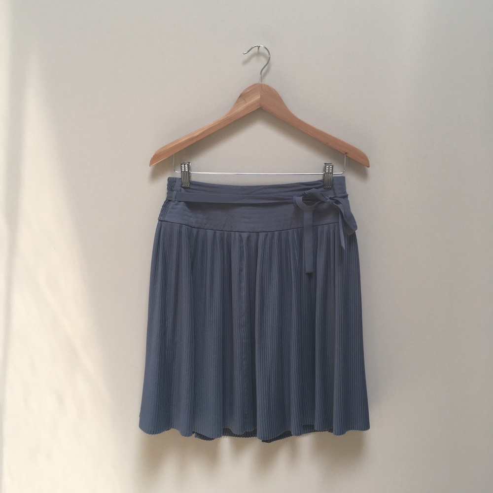 Anthropologie pleated skirt size 4